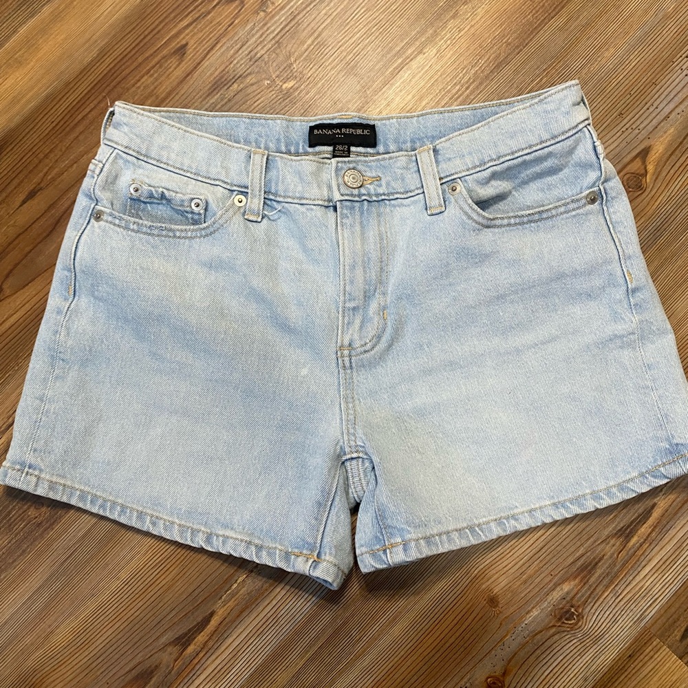 4/$16 Banana Republic Jean Shorts - Picture 4 of 10
